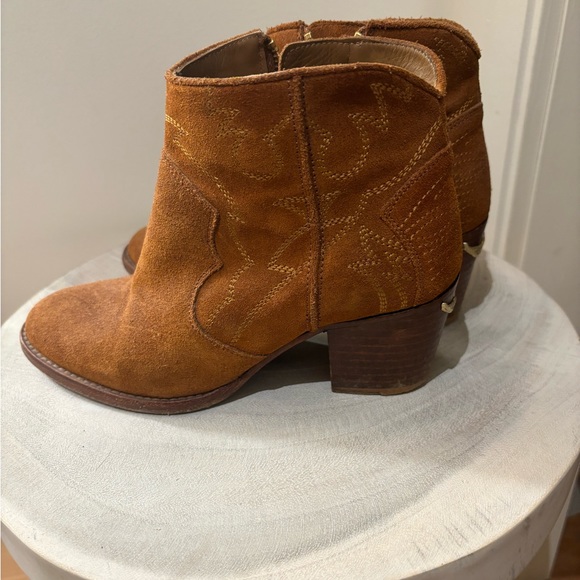 Size 6 western booties - Picture 3 of 7